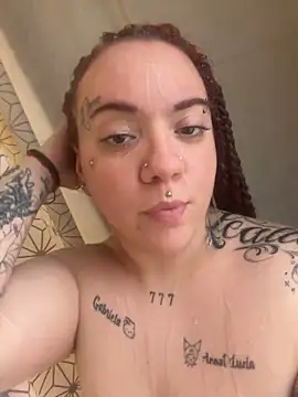 Snapshot of Diablita13 chatting on 03-01-26, 01:35 Diablita13 online show from 03-01-26, 01:35