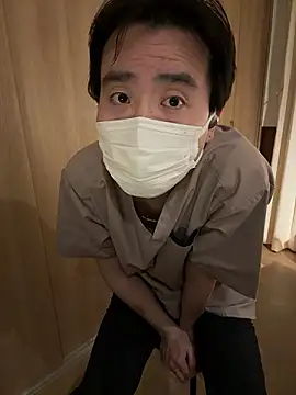 shizuku-kun211 online show from 04-08-26, 04:29