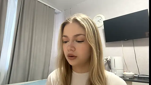 MilaSliger online show from 02-17-26, 01:07