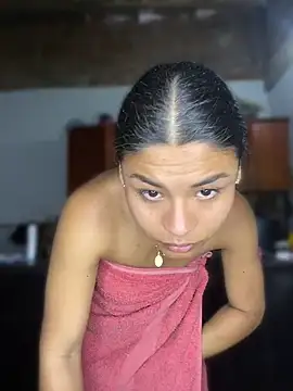 Snapshot of Romie_rous chatting on 07-29-26, 11:08 Romie rous online show from 07-29-26, 11:08