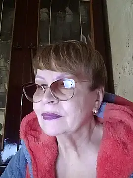 SophieBurns online show from 04-25-26, 12:19