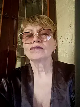 Snapshot of SophieBurns chatting on 06-23-26, 08:56 SophieBurns online show from 06-23-26, 08:56