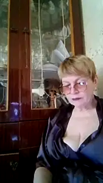 Snapshot of SophieBurns chatting on 06-24-26, 10:14 SophieBurns online show from 06-24-26, 10:14