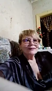 Snapshot of SophieBurns chatting on 06-24-26, 10:20 SophieBurns online show from 06-24-26, 10:20