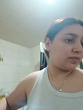 MajoArias online show from 04-23-26, 01:07