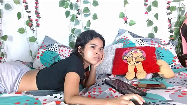 Snapshot of karolsweetvagi chatting on 07-25-26, 07:44 karolsweetvagi online show from 07-25-26, 07:44