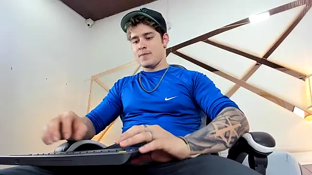 rayan linxx online show from 04-23-26, 07:49