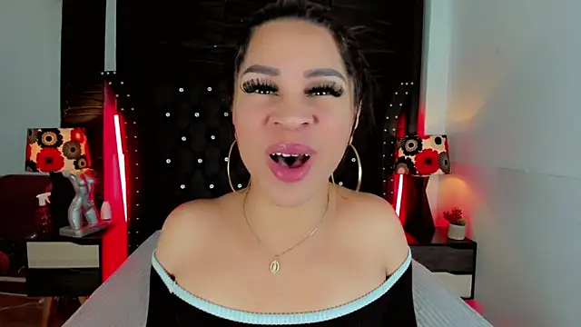 Makeyla Fox  online show from 03-04-26, 12:00