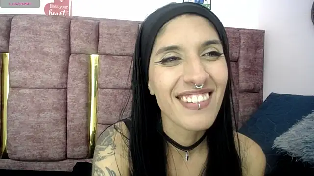 FRANCESCA LOVE  online show from 06-03-26, 03:53