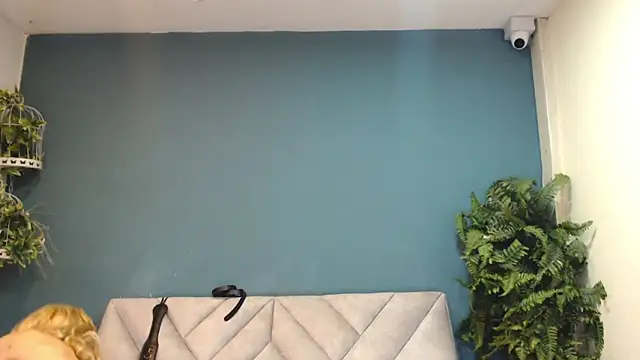 AmelieLux online show from 04-22-26, 04:19