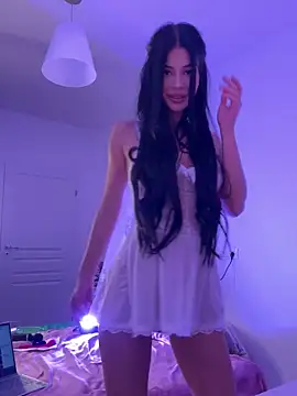 Snapshot of VivienDiamond chatting on 03-06-26, 08:49 VivienDiamond online show from 03-06-26, 08:49