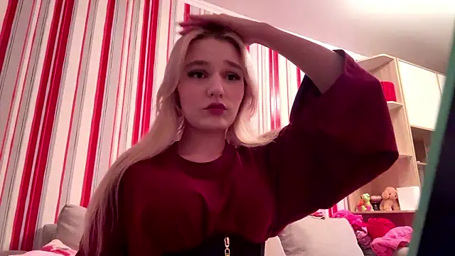 MiaBerlateen online show from 02-16-26, 07:10