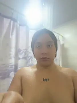 Snapshot of Wen_01 chatting on 05-24-26, 06:35 Wen 01 online show from 05-24-26, 06:35