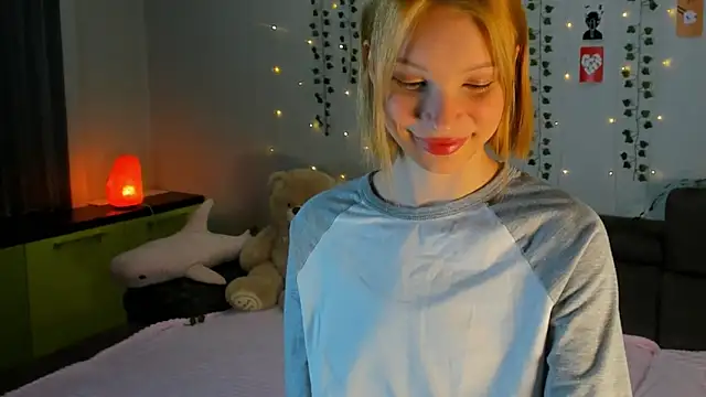 Kiracute18 online show from 03-30-26, 04:52