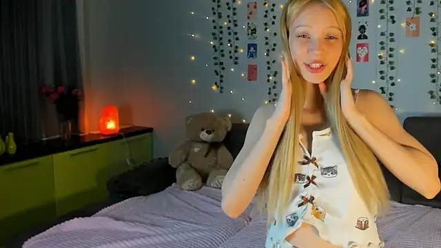 Kiracute18 online show from 04-24-26, 04:53