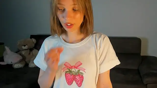 Kiracute18 online show from 06-14-26, 06:43