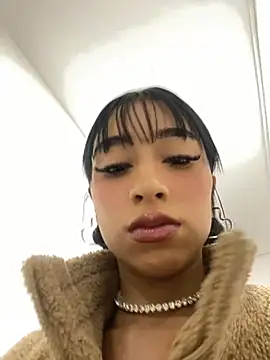 alahia pink online show from 03-12-26, 03:34