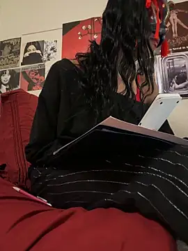 LadyKitsune online show from 03-04-26, 04:07