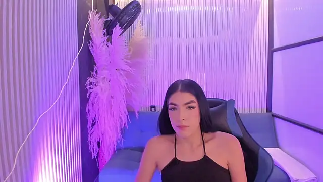 Snapshot of lorraineHunter chatting on 06-27-26, 02:12 lorraineHunter online show from 06-27-26, 02:12
