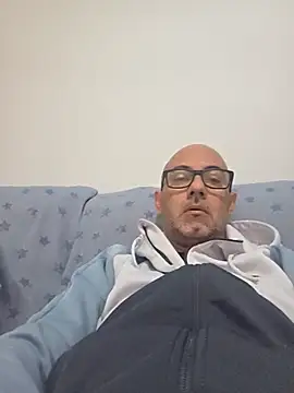 Snapshot of pareja47 chatting on 02-17-26, 09:06 pareja47 online show from 02-17-26, 09:06