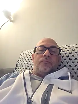 pareja47 online show from 05-09-26, 06:35