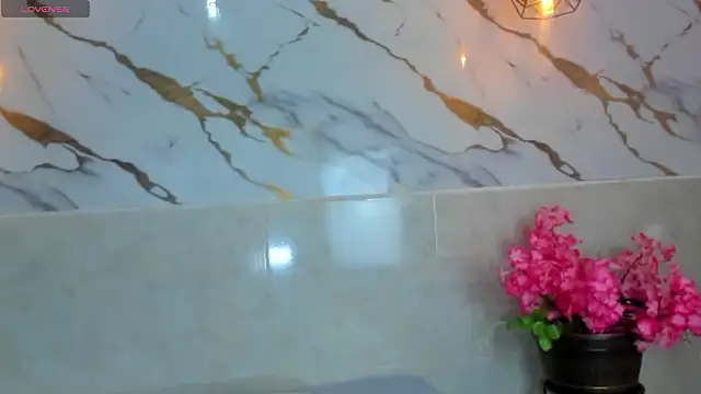 camiifox  online show from 03-19-26, 07:51