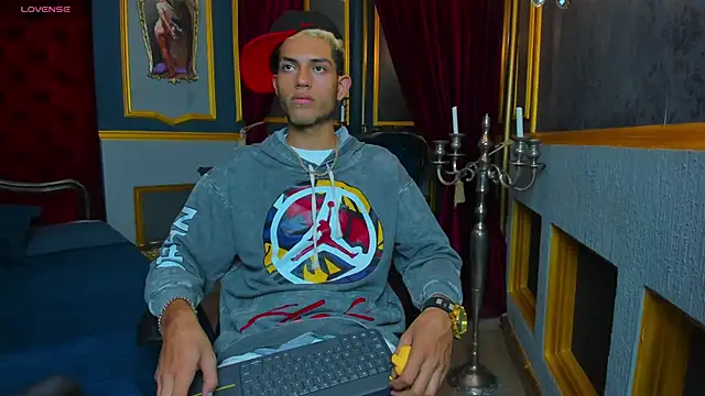 ItsZairen online show from 03-17-26, 06:28