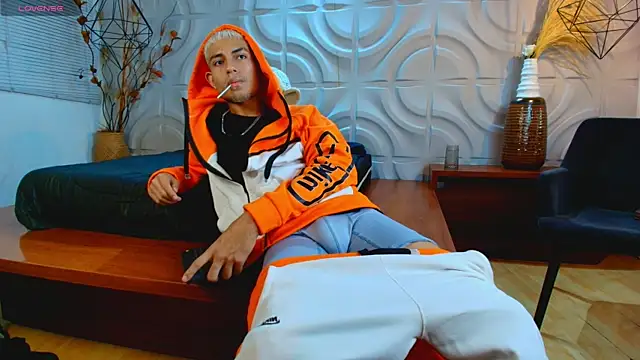 ItsZairen online show from 04-26-26, 01:03