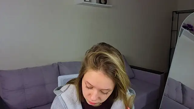 Mini Allice online show from 02-20-26, 01:02