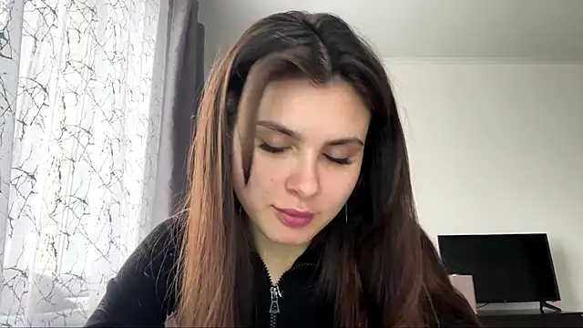 VennieMiramontez online show from 05-11-26, 12:33