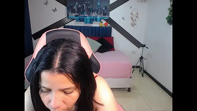 Snapshot of Zalomme chatting on 07-24-26, 01:42 Zalomme online show from 07-24-26, 01:42