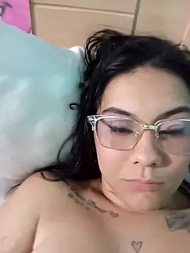 Snapshot of Mel152420 chatting on 03-05-26, 01:56 Mel152420 online show from 03-05-26, 01:56