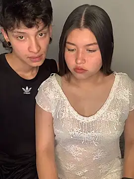 Snapshot of Damn__Love chatting on 03-21-26, 10:24 Damn Love online show from 03-21-26, 10:24