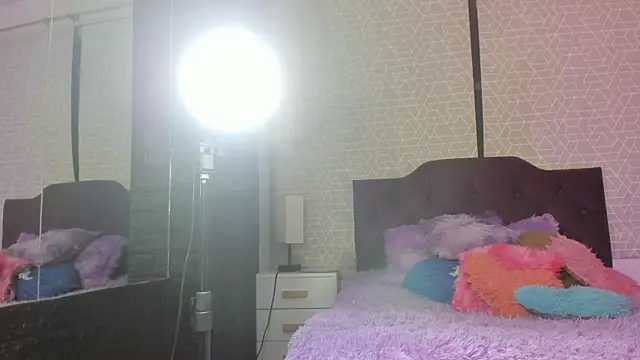 Sara Love 1 online show from 04-25-26, 03:31