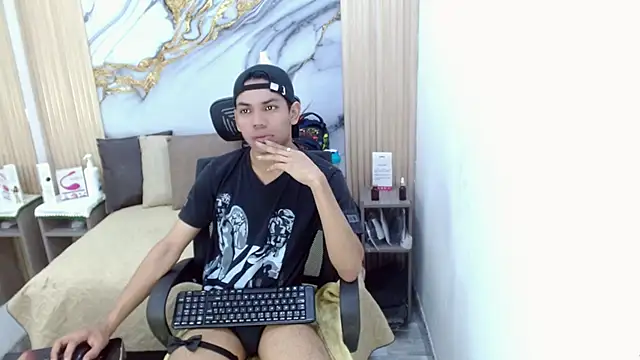 DaviidBuckx  online show from 06-03-26, 02:36