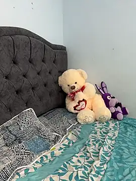 two cam latin online show from 04-14-26, 03:56