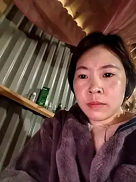 Yiyoongg online show from 02-14-26, 01:24