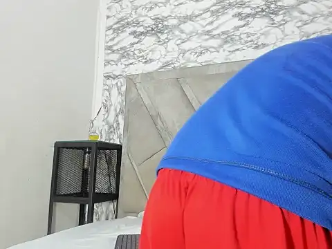 AdrianWalker online show from 02-11-26, 04:39