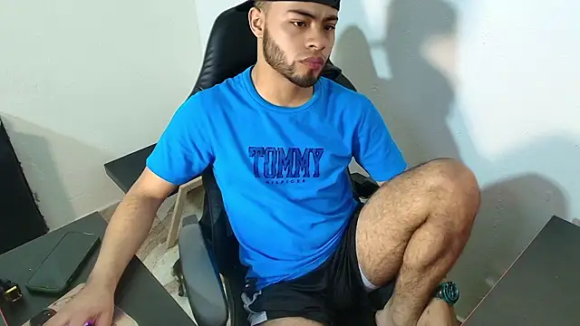 Xanderstone00 online show from 02-16-26, 06:48