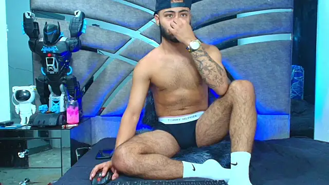 Xanderstone00 online show from 06-26-26, 07:13