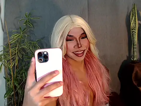 shopiaxox1 online show from 03-06-26, 05:48