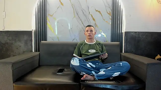 Isaak 26 online show from 03-17-26, 05:27