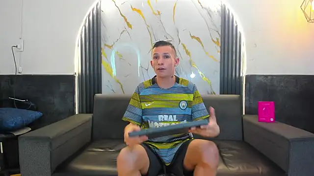 Isaak 26 online show from 03-23-26, 04:44