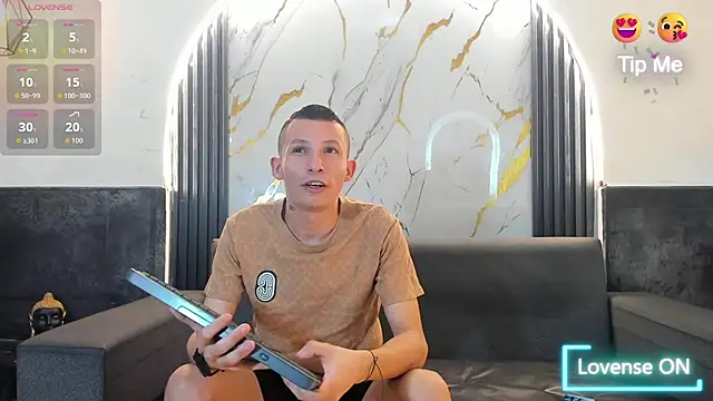 Isaak 26 online show from 04-08-26, 01:27