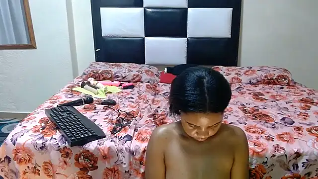 Snapshot of VeronaDimexx chatting on 05-25-26, 11:11 VeronaDimexx online show from 05-25-26, 11:11