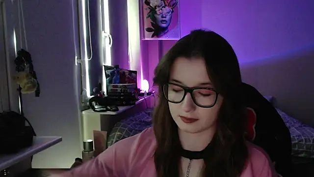 LunaXcherry online show from 04-28-26, 04:45