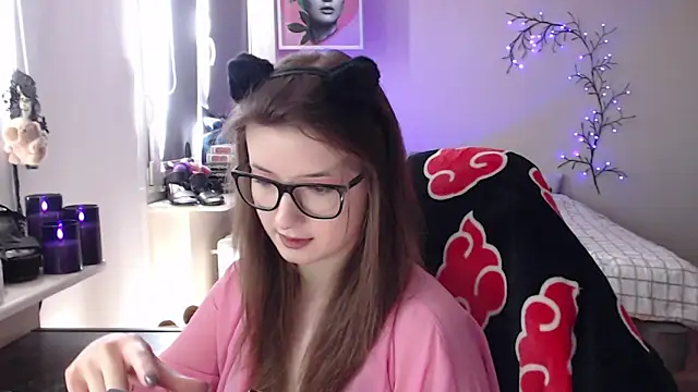 LunaXcherry online show from 05-01-26, 09:03