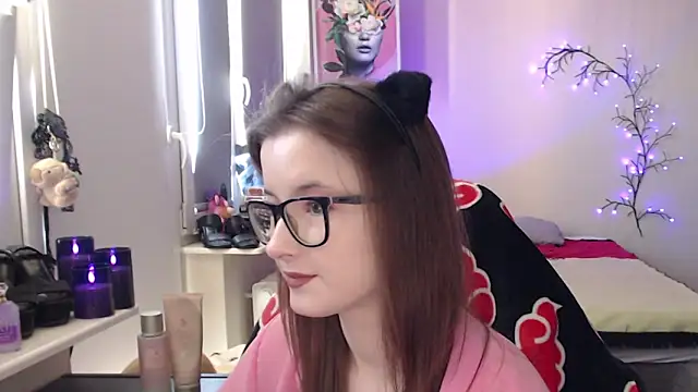 LunaXcherry online show from 05-02-26, 11:37