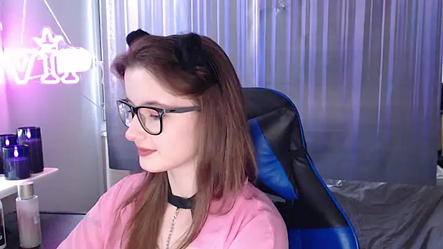 Snapshot of LunaXcherry chatting on 06-29-26, 05:13 LunaXcherry online show from 06-29-26, 05:13