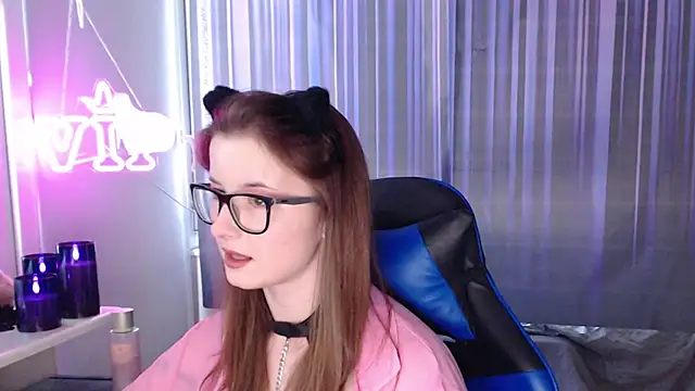 Snapshot of LunaXcherry chatting on 06-30-26, 04:41 LunaXcherry online show from 06-30-26, 04:41